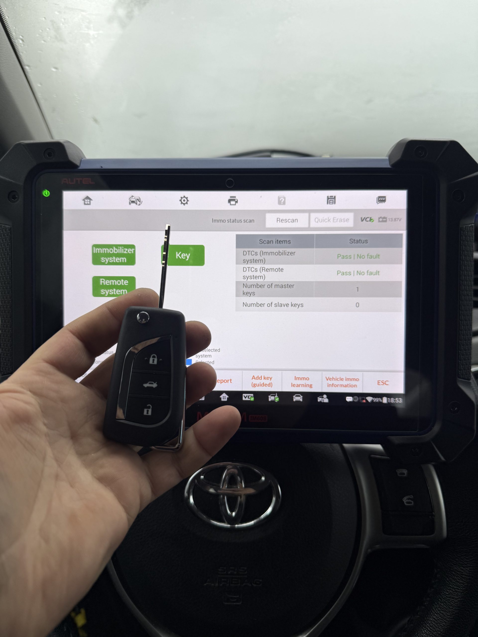 Automašīnu atslēgu un imobilaizeru programmēšana